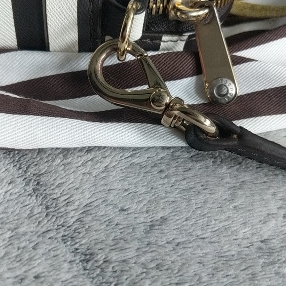 Henri Bendel leather crossbody bag - Picture 8 of 15
